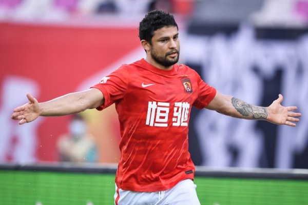 7轮14球！卡扎伊什维利突破艾克森记录，后者曾7场进13球