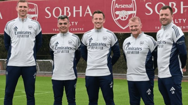 阿森纳官方：大卫-霍斯曼出任青训教授，带队参预后生欧冠等赛事