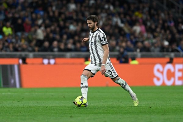 意媒：维拉、狼队和西汉姆联有益洛卡特利，球员身价约3000万欧