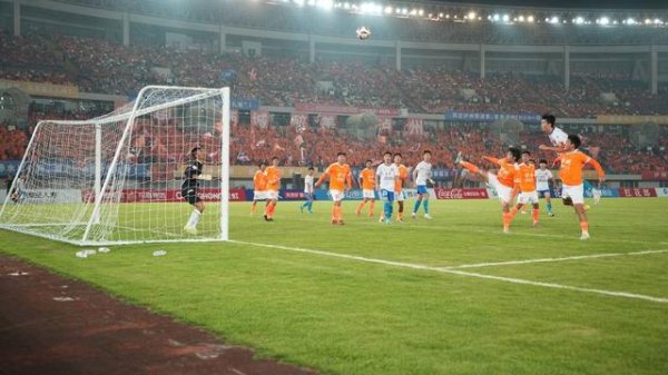 “川超”泸州队主场战平自贡队 18岁门将范德顺获赞“泸州范德萨”