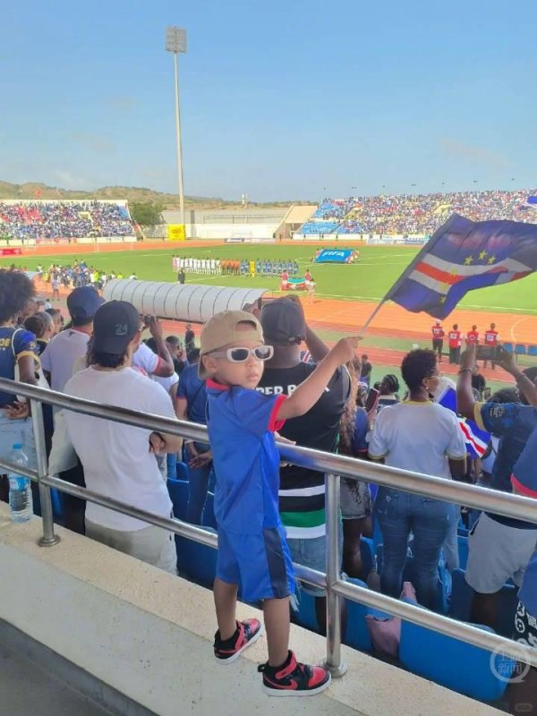 当地中国东谈主：佛得角联赛冠军能踢中超；街头巷尾齐是踢球的东谈主