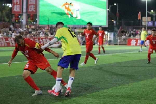 沪疆联袂绿茵梦，边关地区体育文化功绩欣喜新活力