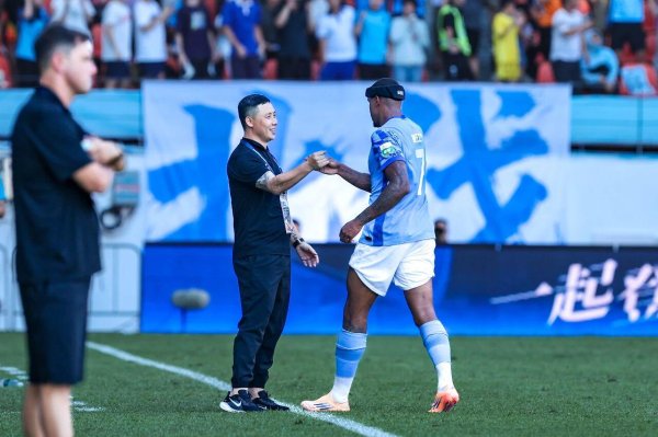 陈涛：伊万是望尘莫及的大树，任重道远是对申花最大的尊重