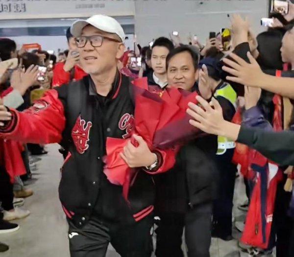 渝媒：张外龙将干涉冲超庆祝，还会担任重庆文学明星队主帅