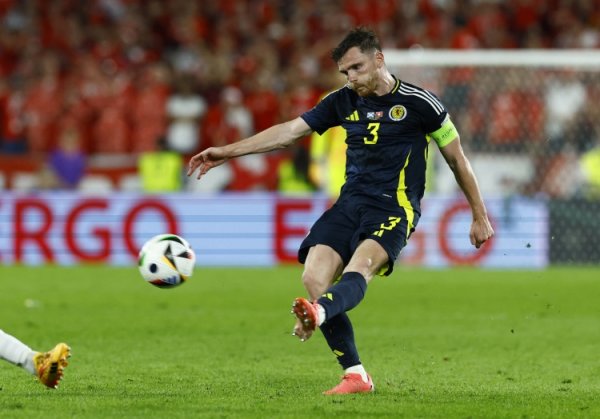 泪目！罗伯逊谈出线：我的脑海里皆是若塔，他细目在对我含笑