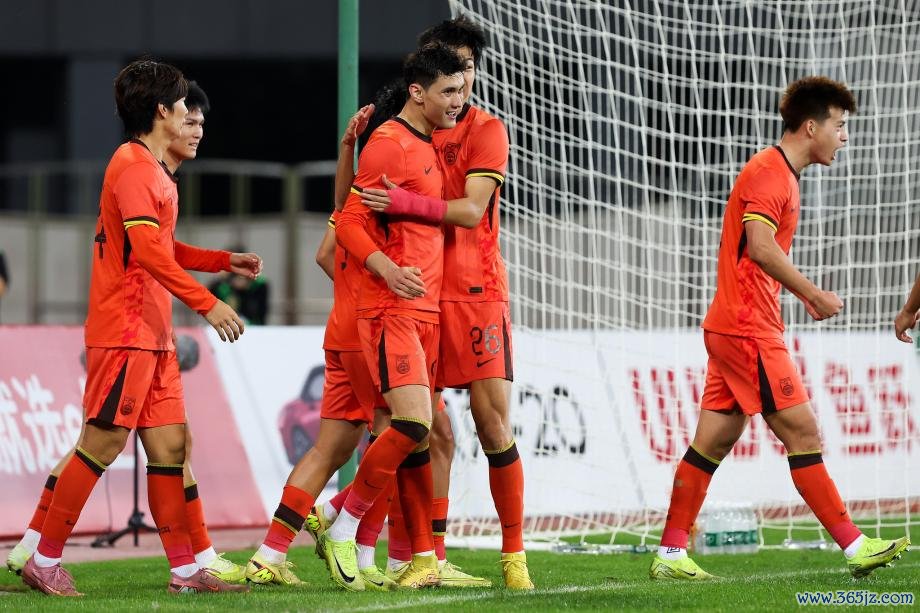 [图]拜合拉木梅开二度 熊猫杯中国U22男足完胜