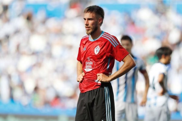 明格萨：我和塞尔塔正在商谈续约，我在这里特地情愿，我念念留住来